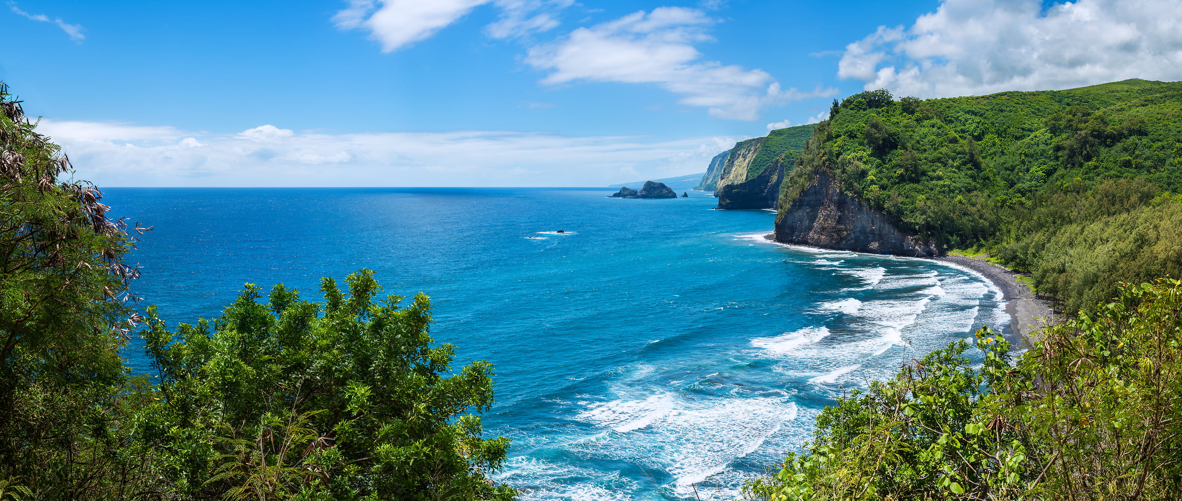 293 megapixels! A very high resolution, large-format VAST photo of the coastline in Hawaii with the ocean; landscape photograph created by Jim Tarpo in Pololu Valley, Hawaii.