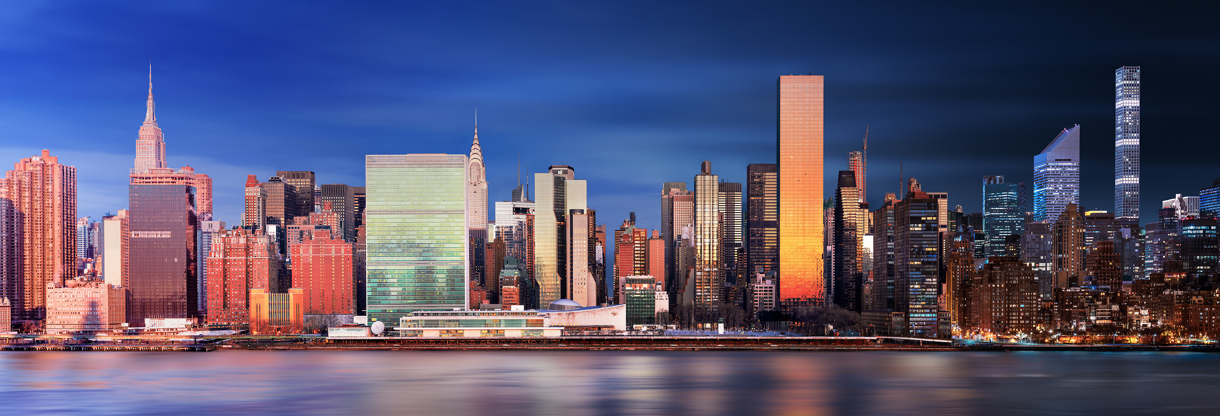 1,018 megapixels! A very high resolution photograph of the Manhattan skyline; VAST photo created by Dan Piech.
