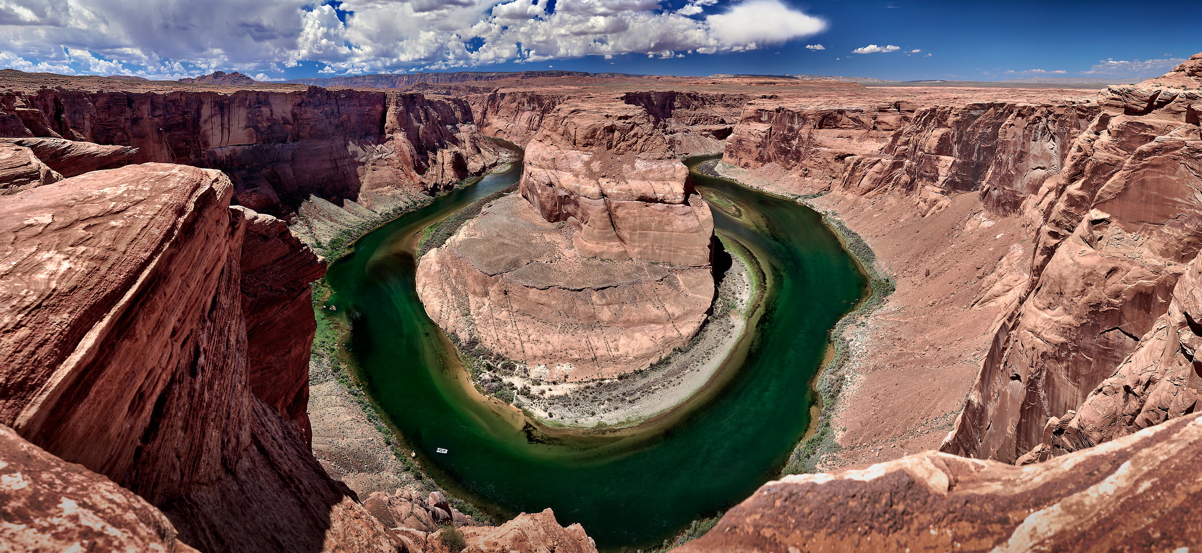 514 megapixels! A very high resolution landscape photo of Horseshoe Bend, a canyon in the American west; VAST photo created by Phil Crawshay in Horseshoe Bend, Page, Arizona, USA.