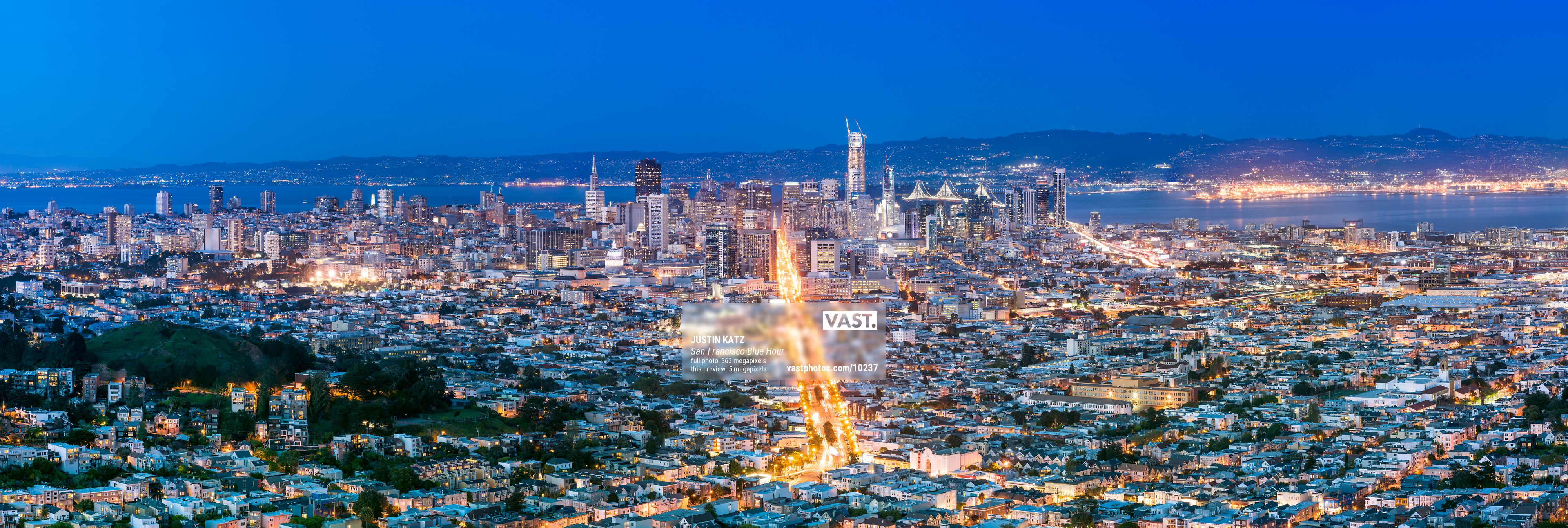 Premium Photo  Los angeles downtown skyline. california theme with la  background, panoramic landscape. los angels city, downtown top aerial view  with drone.