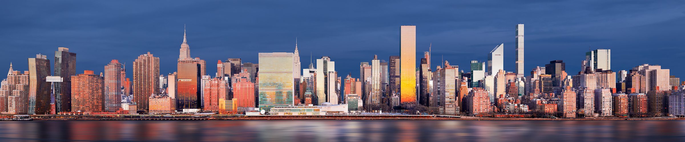 1,632 megapixels! A very high resolution, large-format panorama of the New York City skyline; gigapixel photograph created by Dan Piech in Manhattan