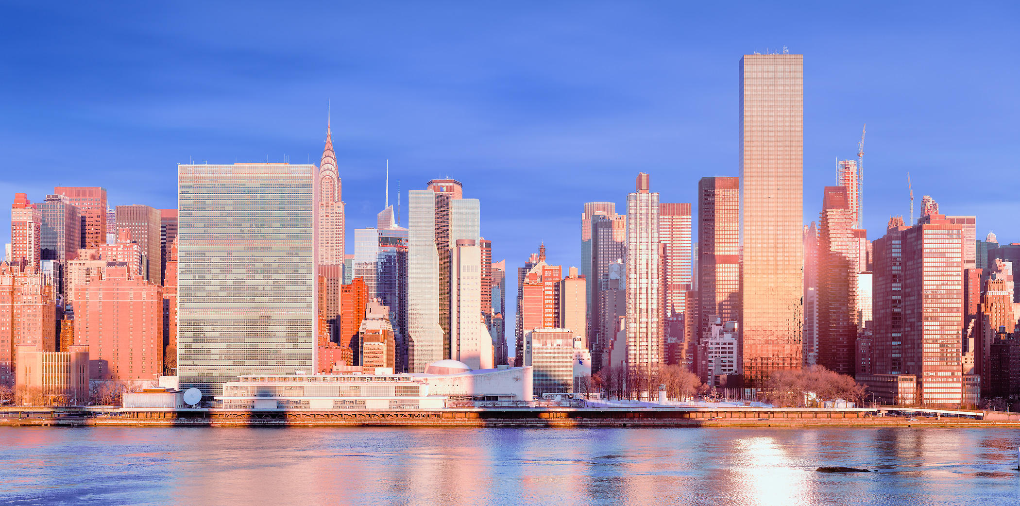 High Resolution Manhattan Cityscape Photo - VAST