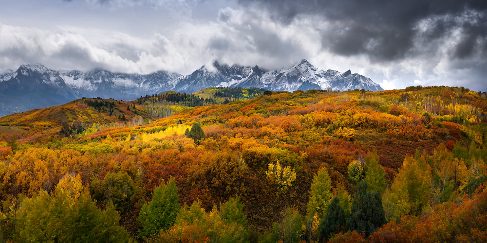 autumn-foliage-and-mountains-