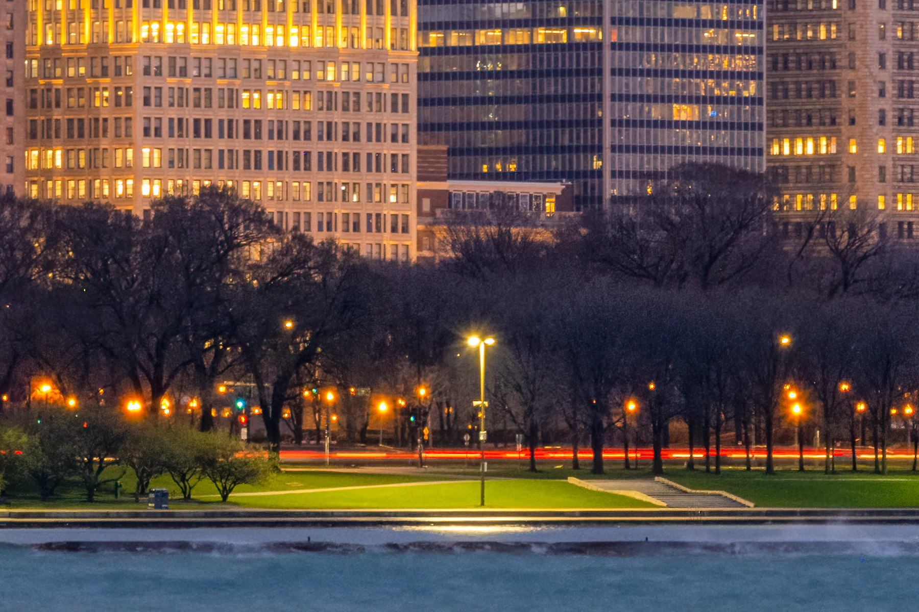 Photos of the Chicago skyline at sunset - VAST