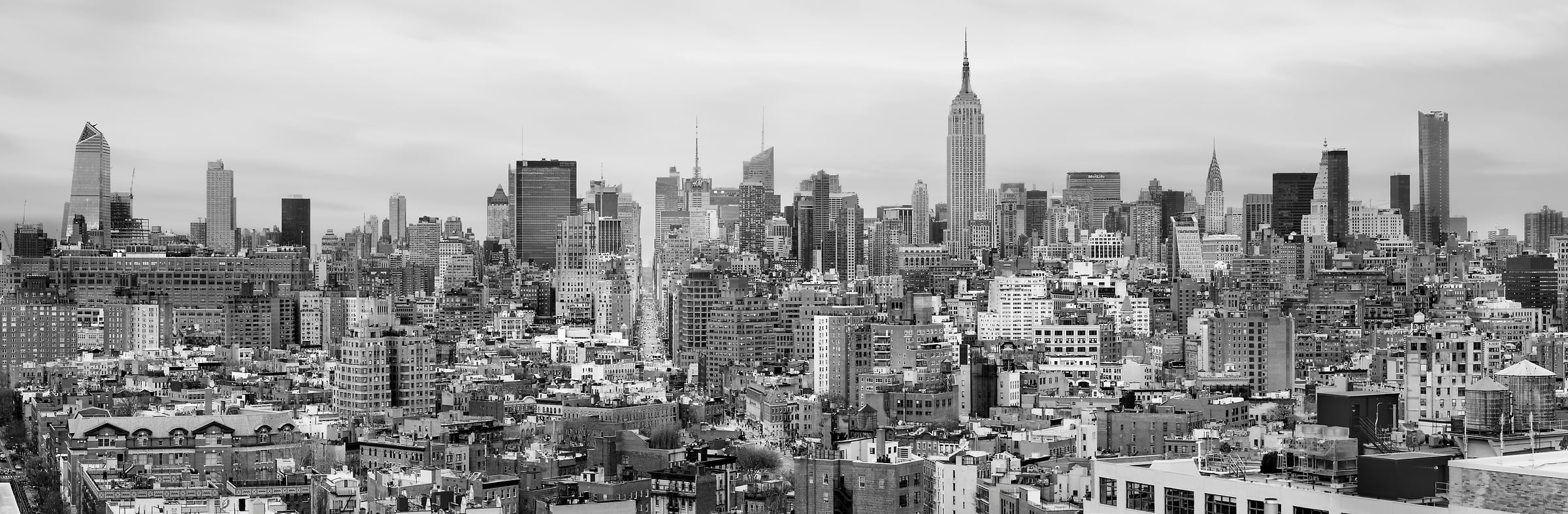 2,444 megapixels! A very high resolution, gray photo of the New York City skyline; black and white photograph created by Dan Piech in Manhattan, New York City.
