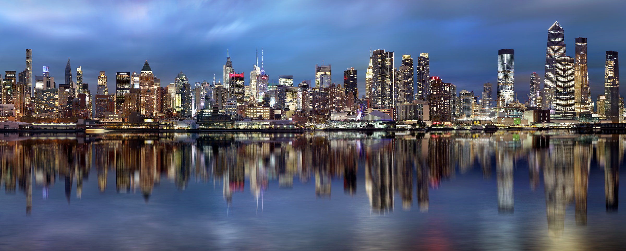 620 megapixels! A very high resolution, large-format VAST photo print of the Manhattan skyline at dusk; photograph available to be licensed for download; created by Phil Crawshay in New York City.