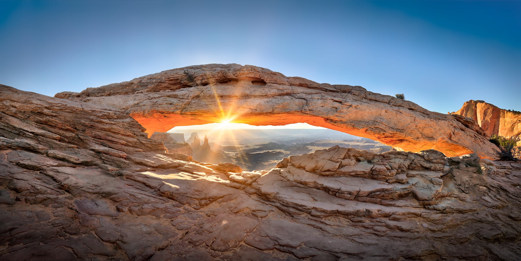 Ultra-high-resolution Mesa Arch photos - VAST