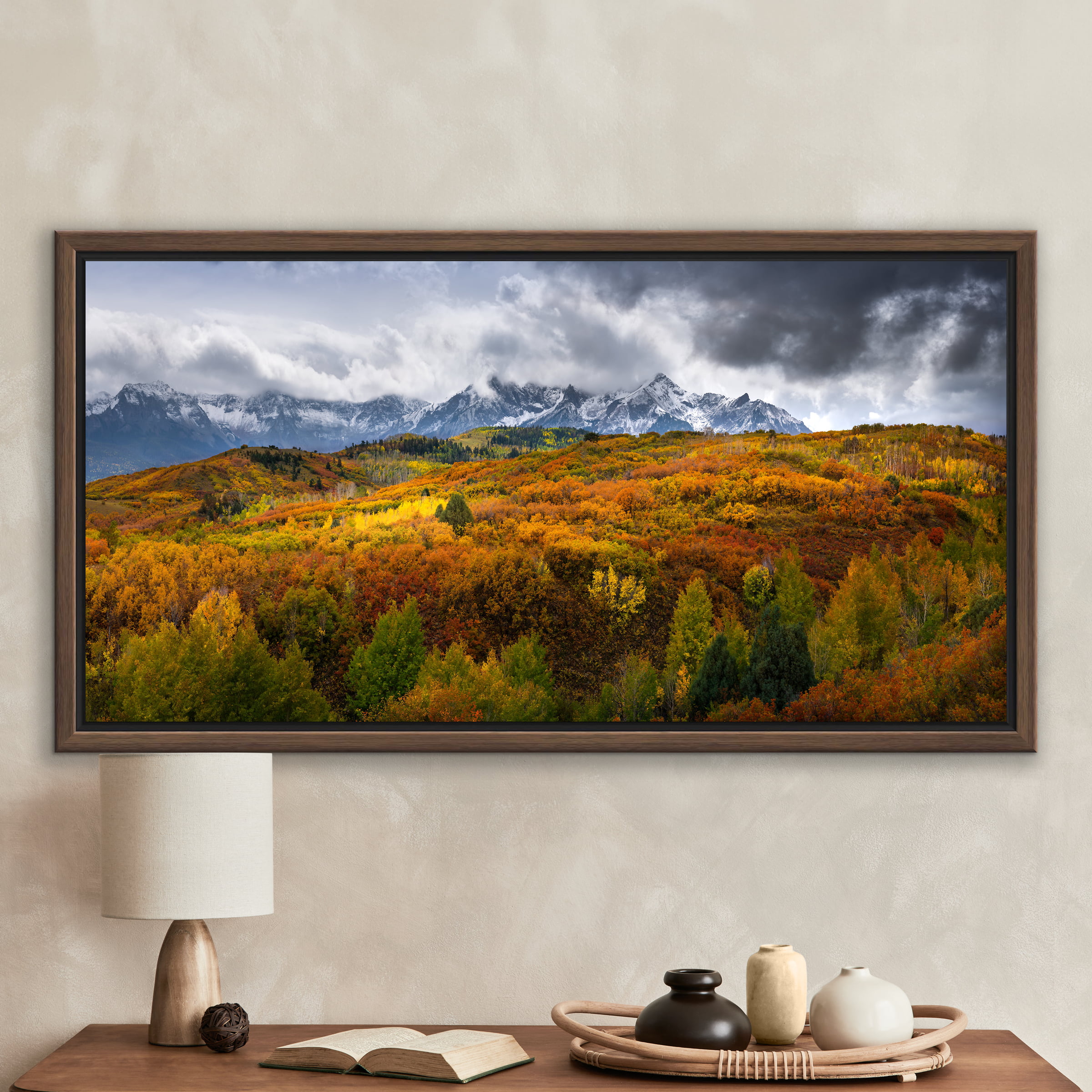 Photos of autumn foliage and mountains - VAST