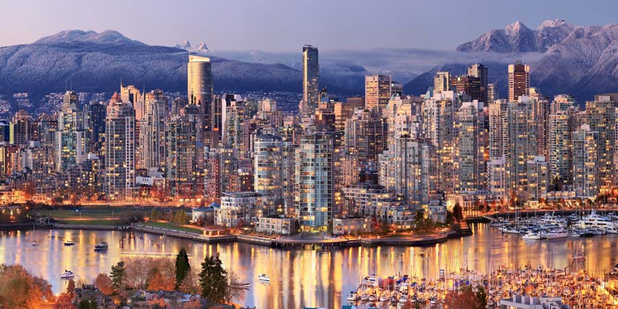 An example ultra-high-resolution cityscape photo from VAST.