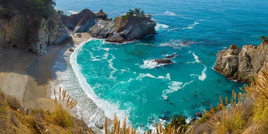 An example ultra-high-resolution sea photo from VAST.